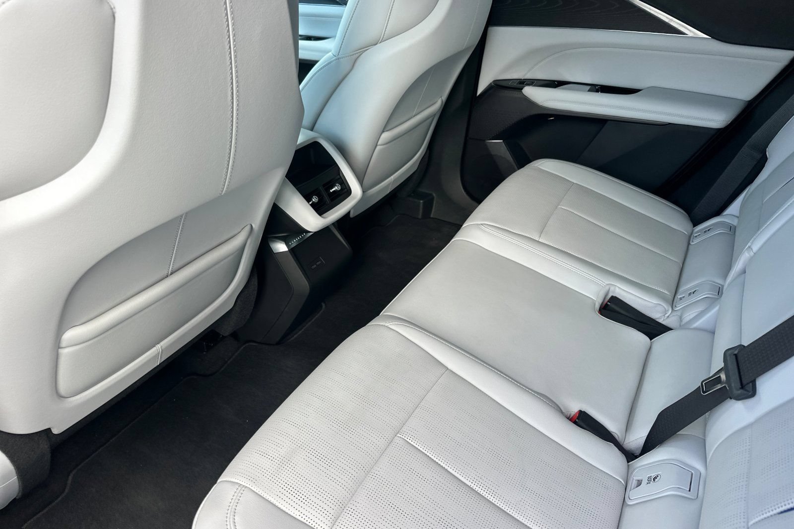Certified 2024 Cadillac Lyriq Sport RWD image 14