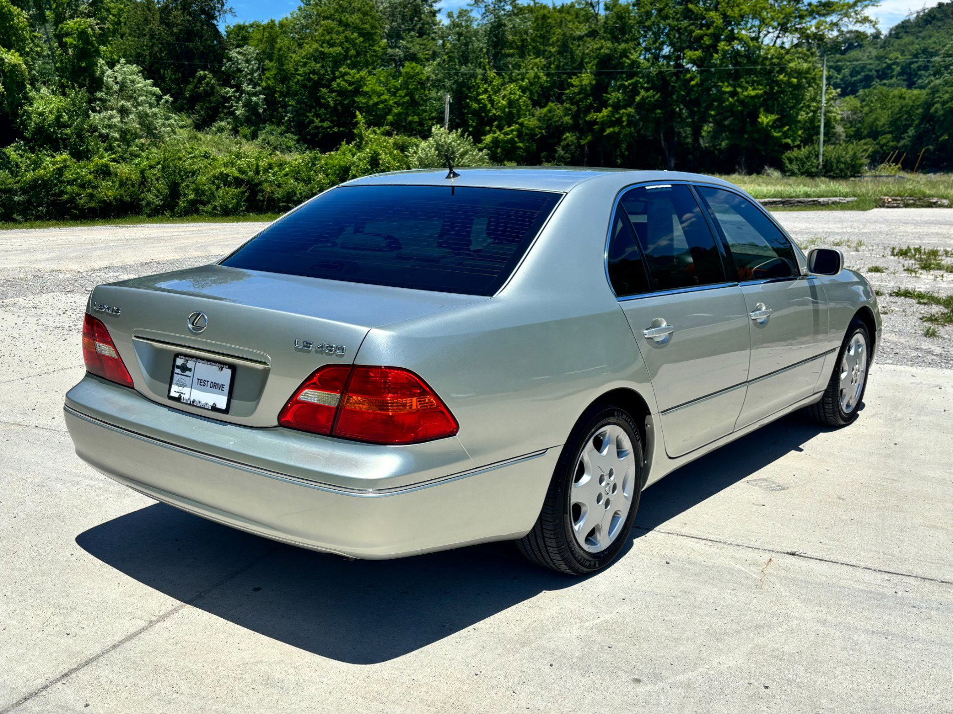 Used 2003 Lexus LS 430 RWD image 3