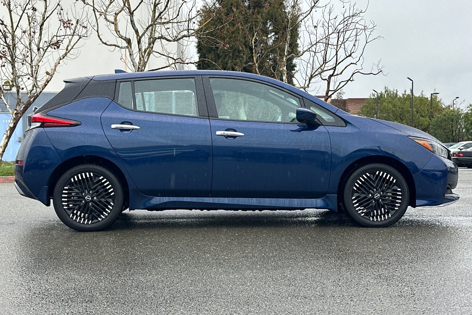 Certified 2024 Nissan Leaf SV Plus image 3