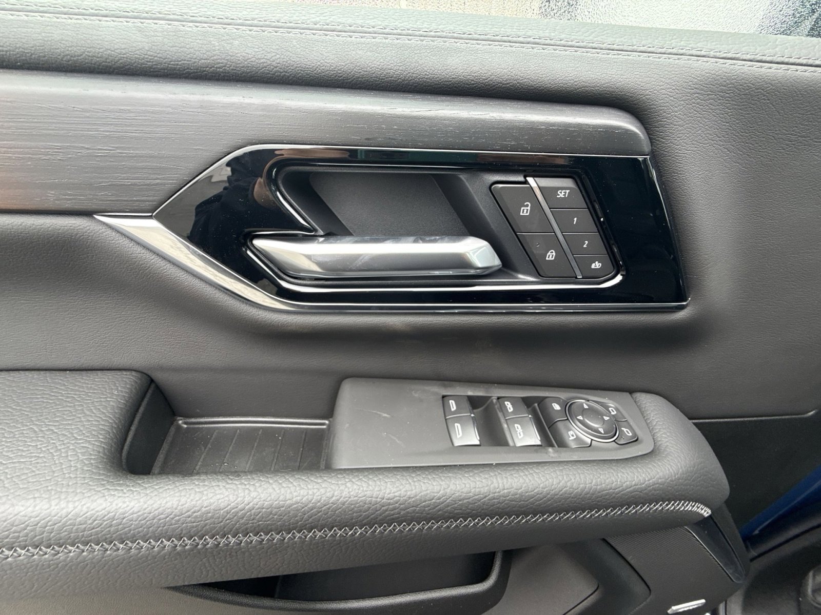 New 2026 GMC Yukon XL Denali w/ Denali Reserve Package image 15