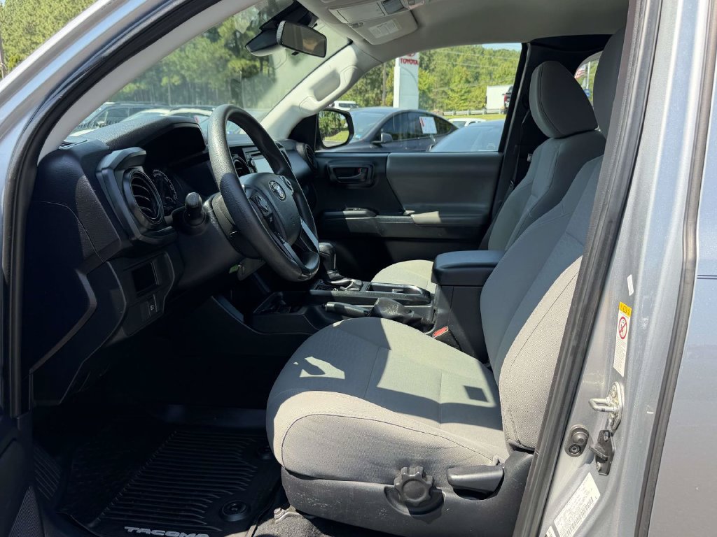 Used 2018 Toyota Tacoma SR AWD/4WD image 15