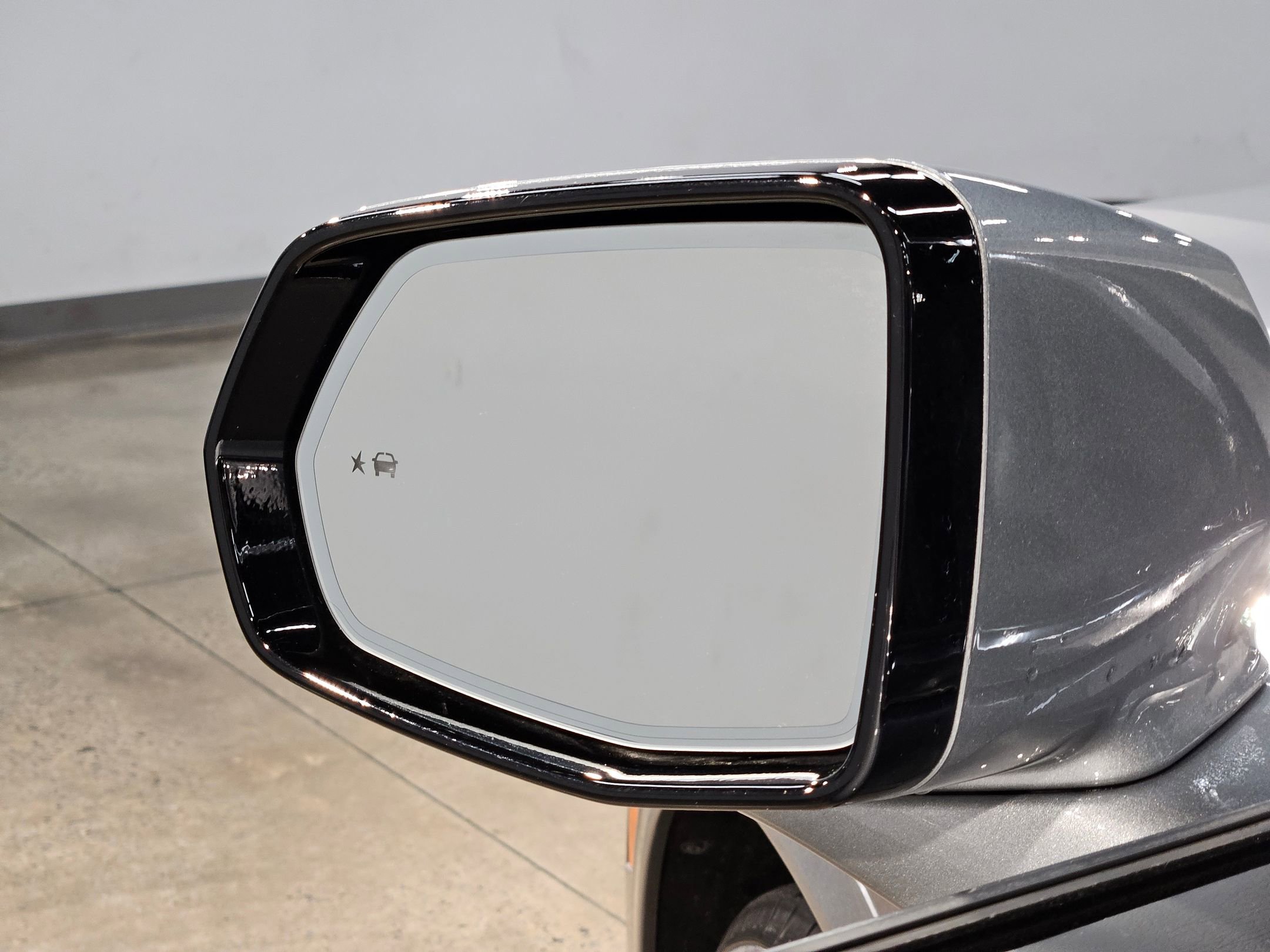 Used 2025 Cadillac XT6 Premium Luxury image 22