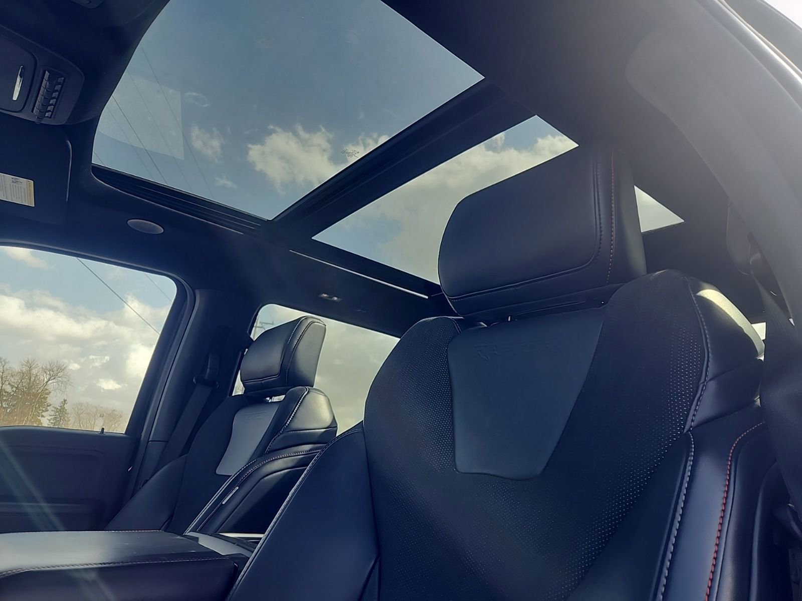 Used 2025 Ford F150 Raptor image 19