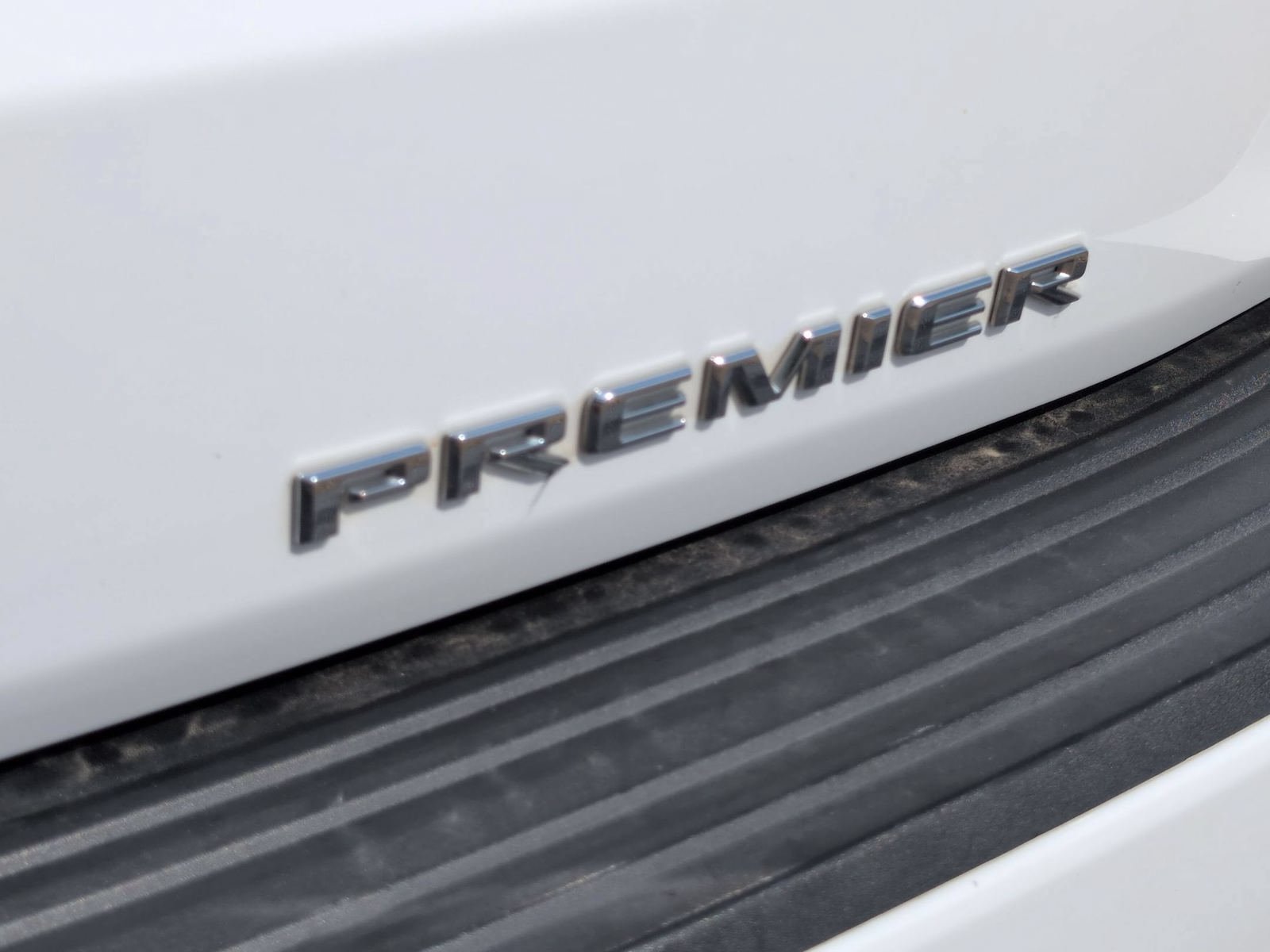Used 2023 Chevrolet Suburban Premier AWD/4WD image 34
