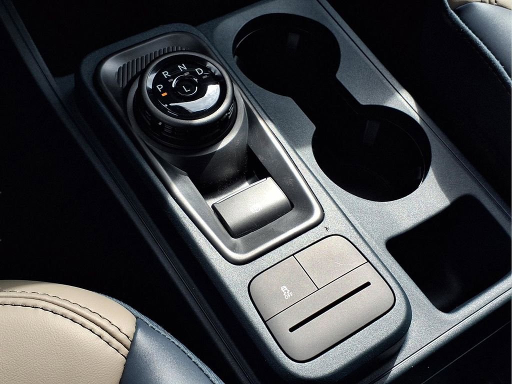 New 2026 Ford Maverick Lariat image 10
