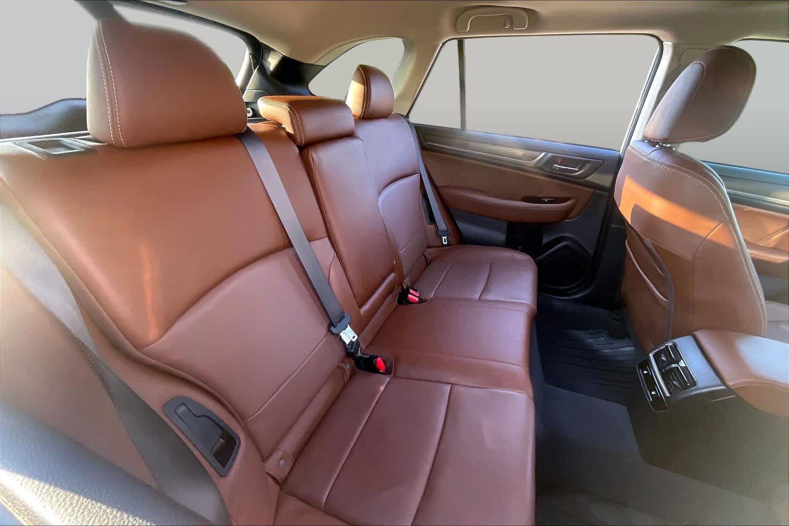 Used 2017 Subaru Outback 2.5i Touring w/ Popular Package #5A AWD/4WD image 20
