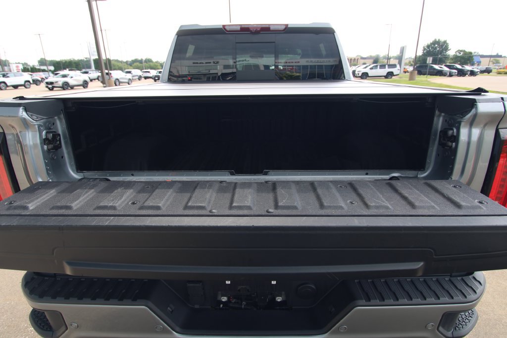 Used 2024 GMC Sierra 1500 Denali w/ Technology Package RWD image 16