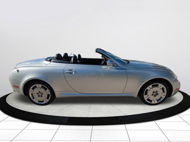 Used 2002 Lexus SC 430 Convertible image 2
