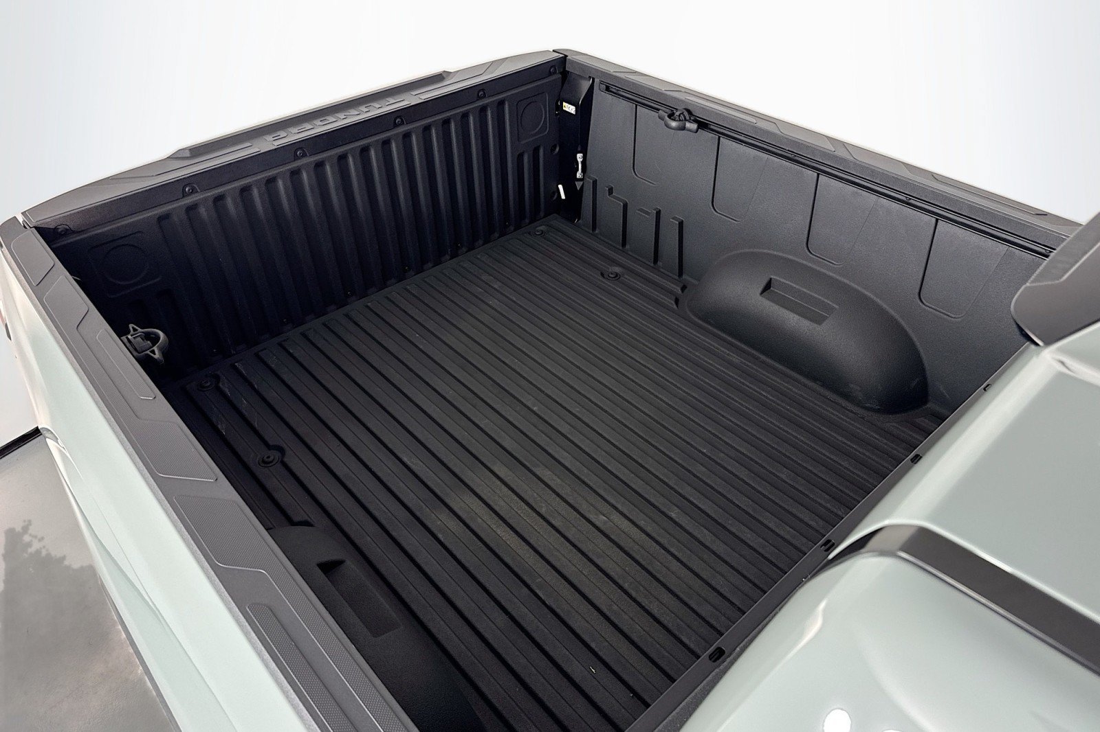 Used 2025 Toyota Tundra Limited AWD/4WD image 23