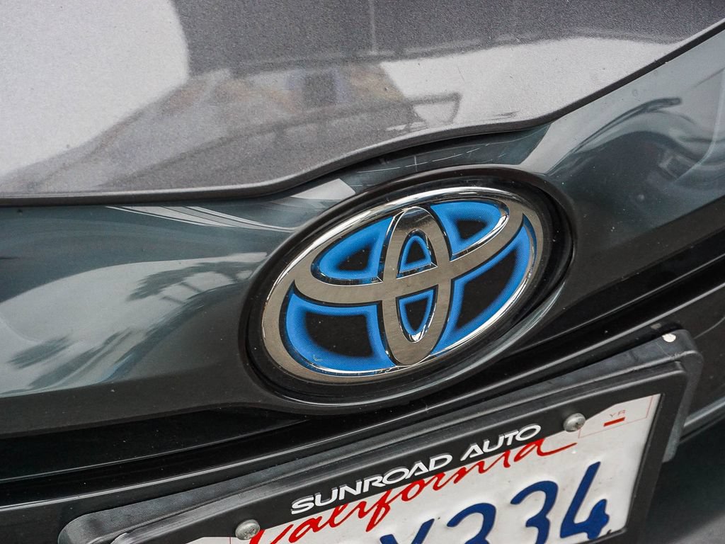 Used 2017 Toyota Prius Prime Advanced FWD image 12