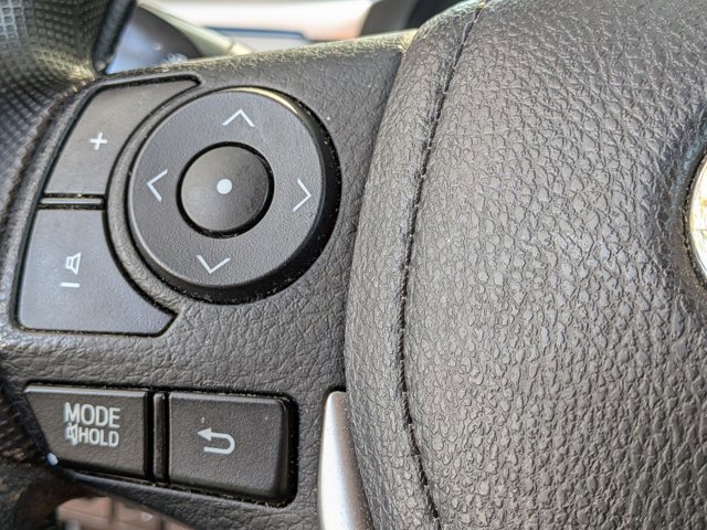 Used 2015 Toyota Corolla LE image 10