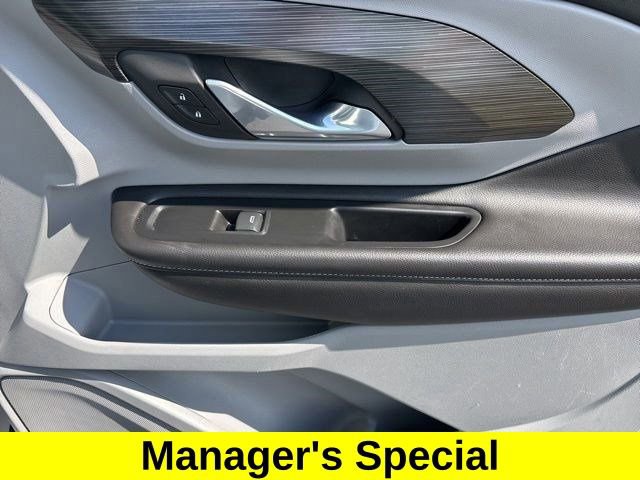 Used 2023 GMC Terrain SLE w/ Driver Convenience Package image 41