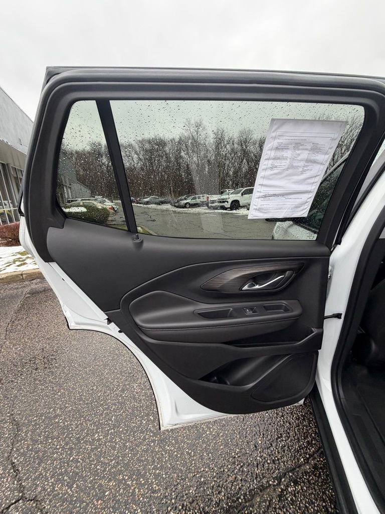 Used 2023 GMC Terrain SLE w/ Driver Convenience Package AWD/4WD image 13