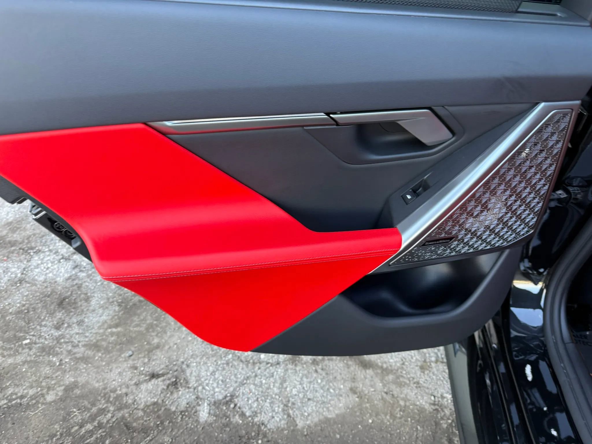 Used 2025 BMW M5 Sedan 4D w/ Executive Package image 69