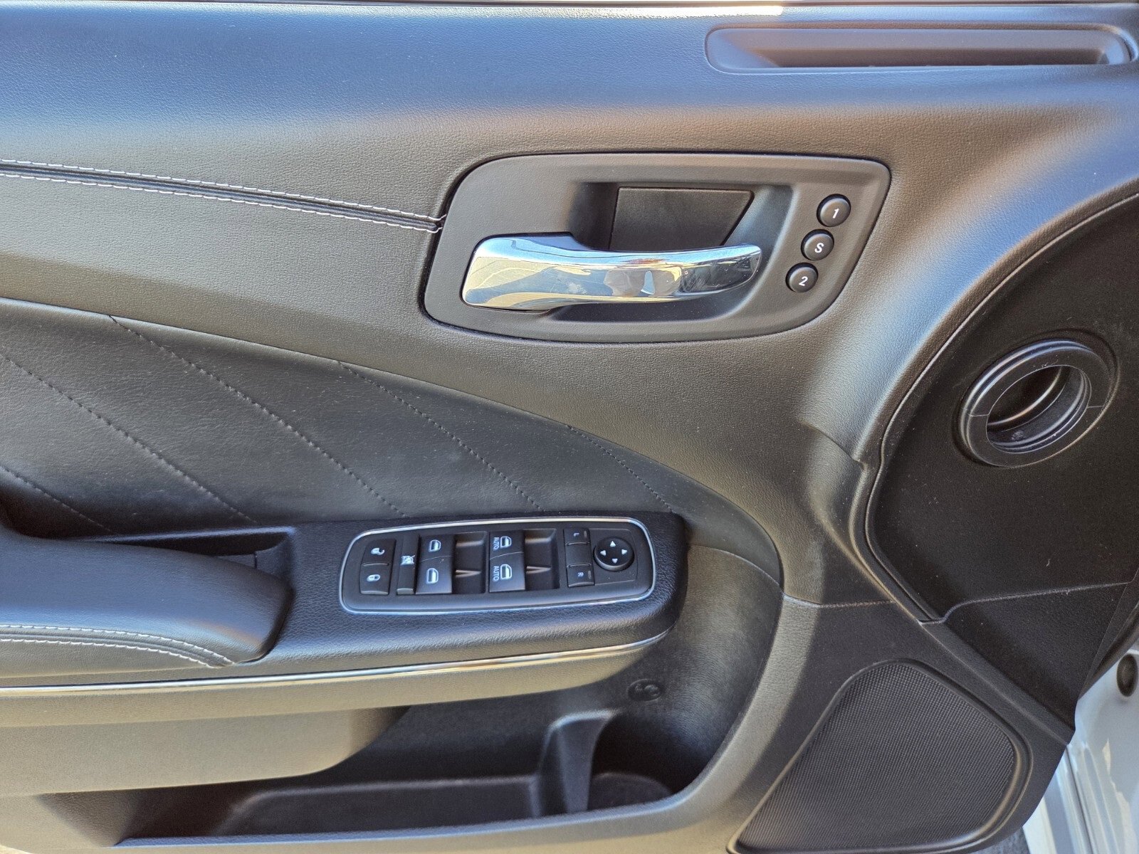 Used 2020 Dodge Charger SRT Hellcat w/ Carbon/Suede Interior Package image 18