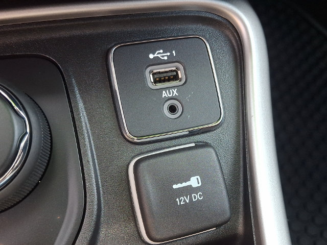 Used 2020 Jeep Compass Latitude w/ Cold Weather Group AWD/4WD image 24