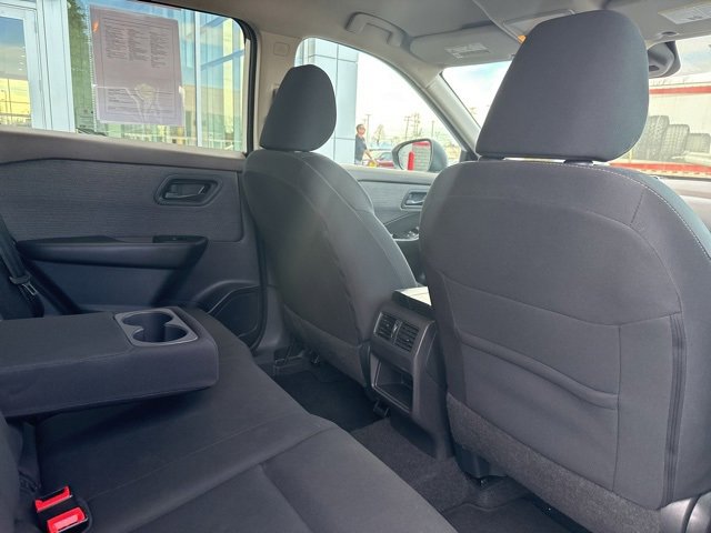 Used 2023 Nissan Rogue S image 28