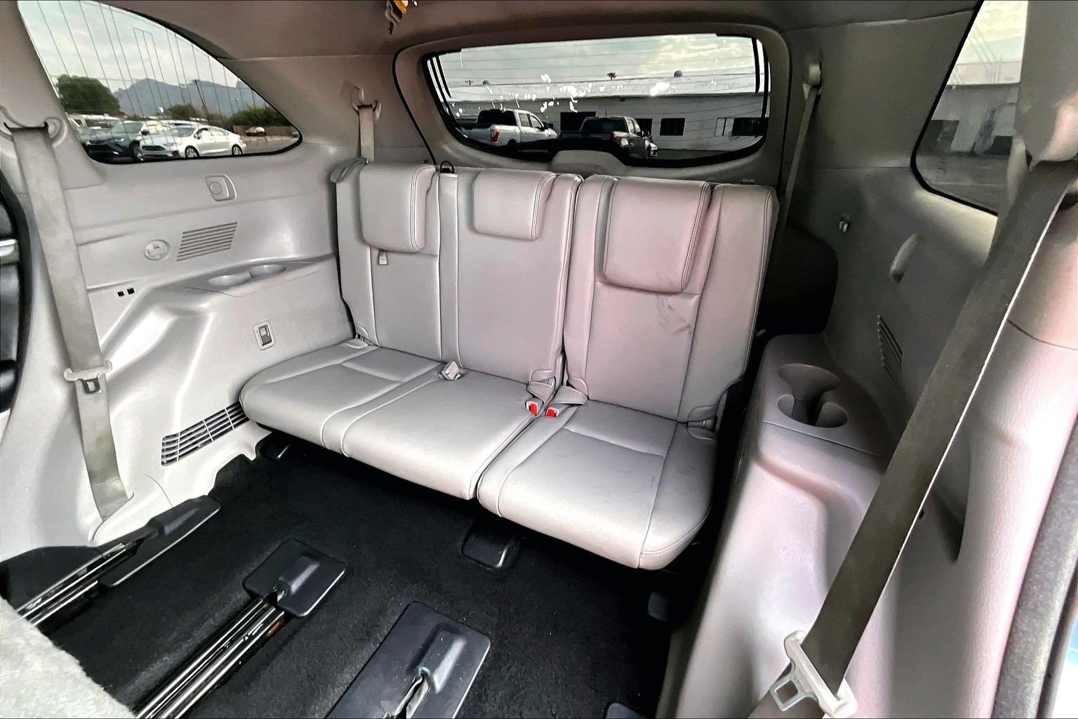 Used 2017 Toyota Highlander Limited w/ Carpet Mat Package FWD image 29