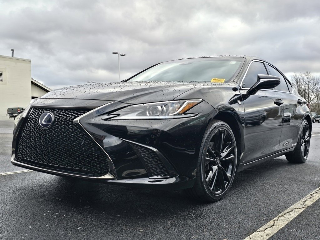 Used 2022 Lexus ES 300h F Sport image 10