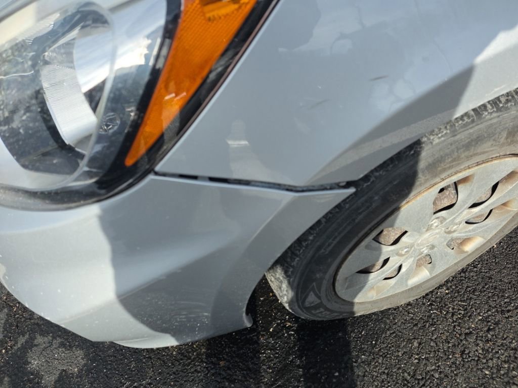 Used 2016 Hyundai Accent SE image 2