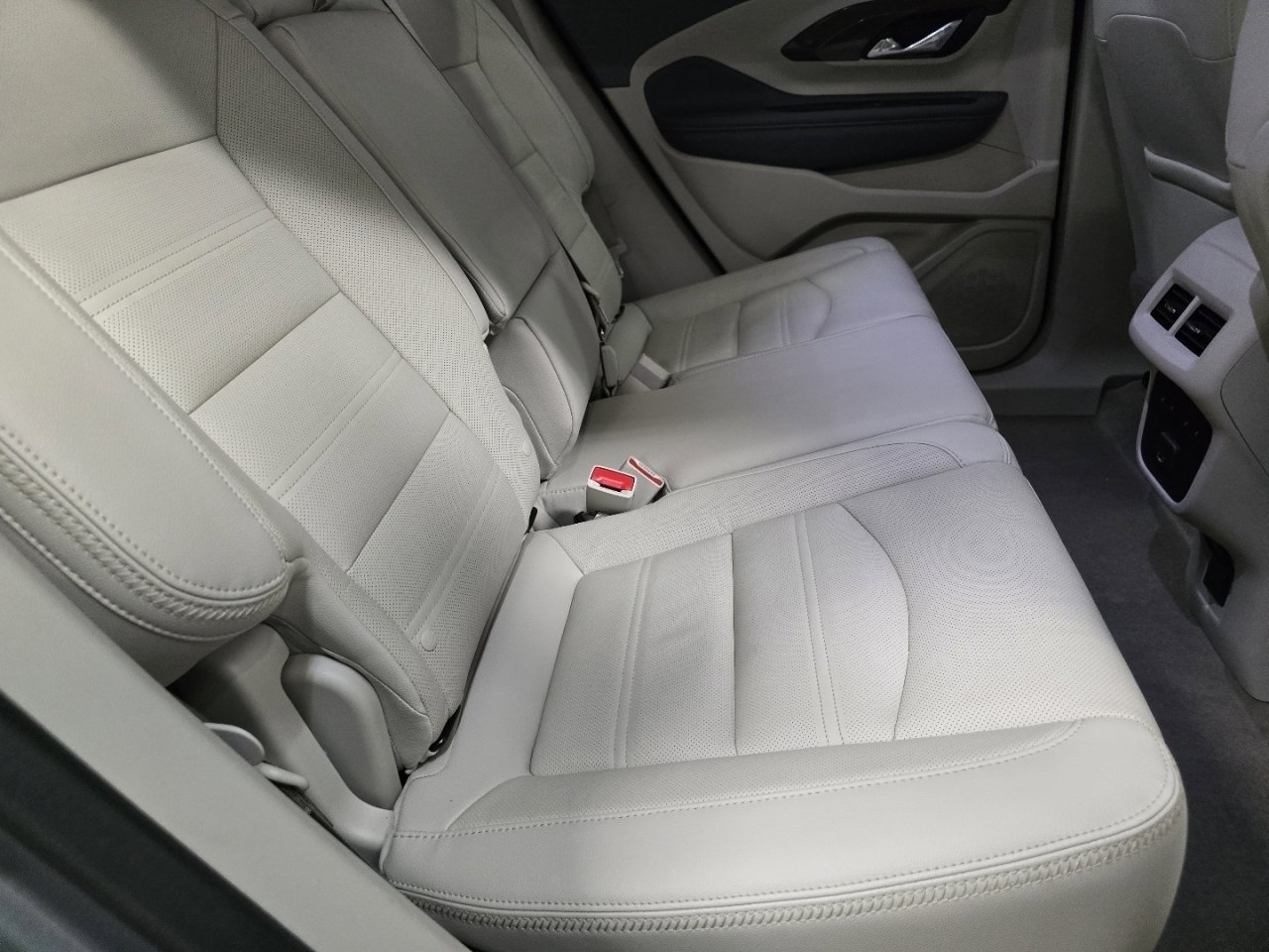 Used 2024 GMC Terrain Denali w/ Denali Premium Package image 22