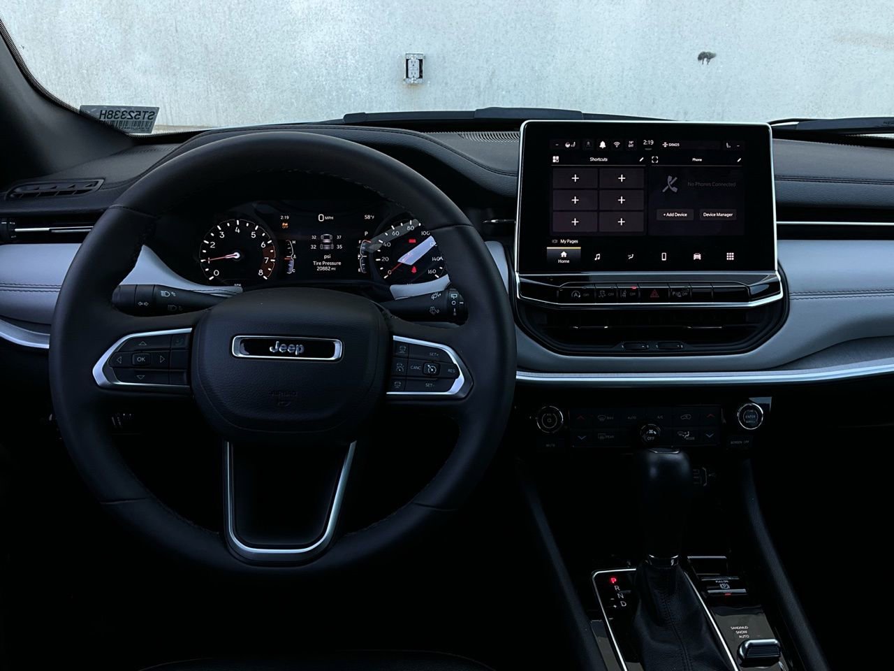 Used 2025 Jeep Compass Limited image 14