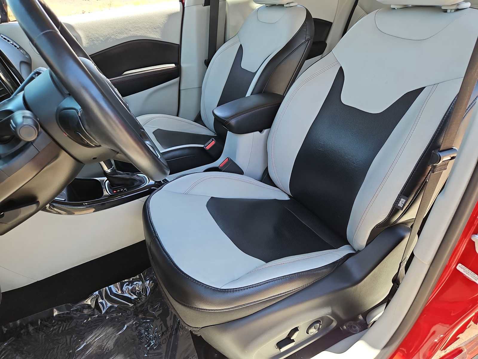 Used 2018 Jeep Compass Limited w/ Navigation Group FWD image 16