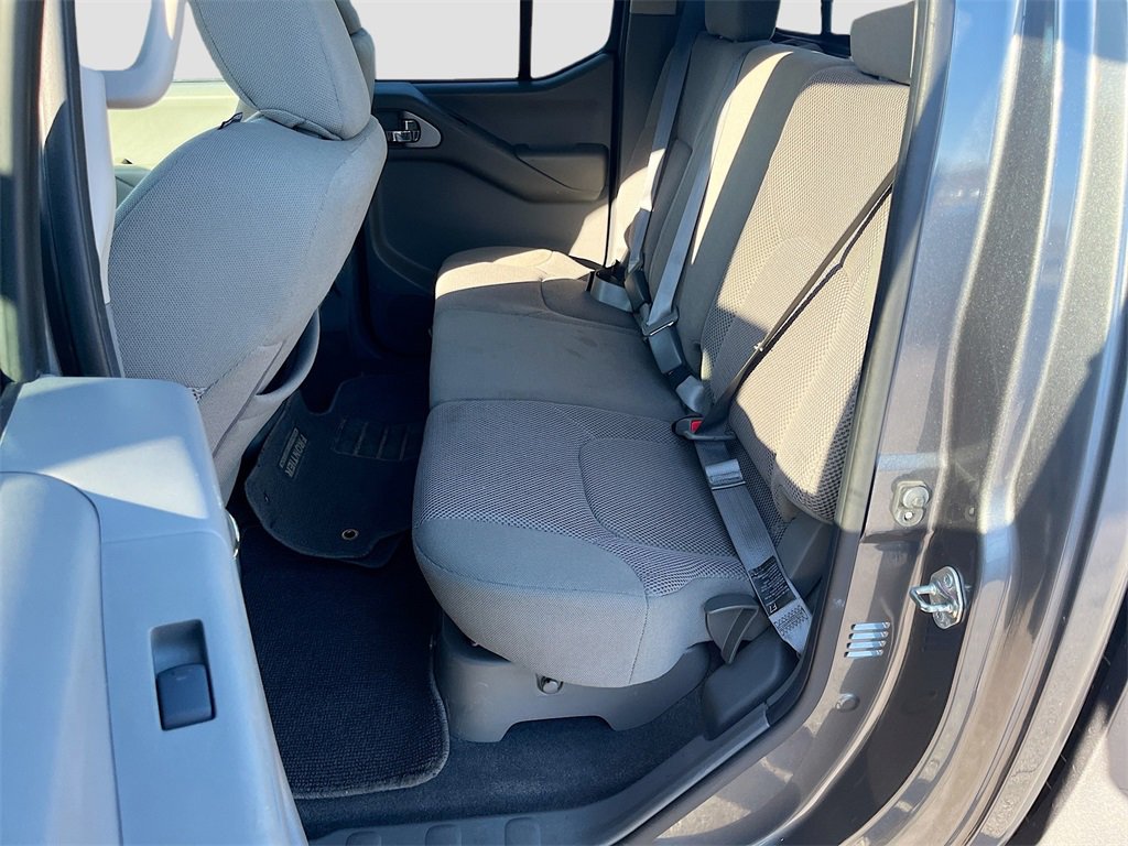 Used 2020 Nissan Frontier SV w/ Midnight Edition Floor Mats image 24