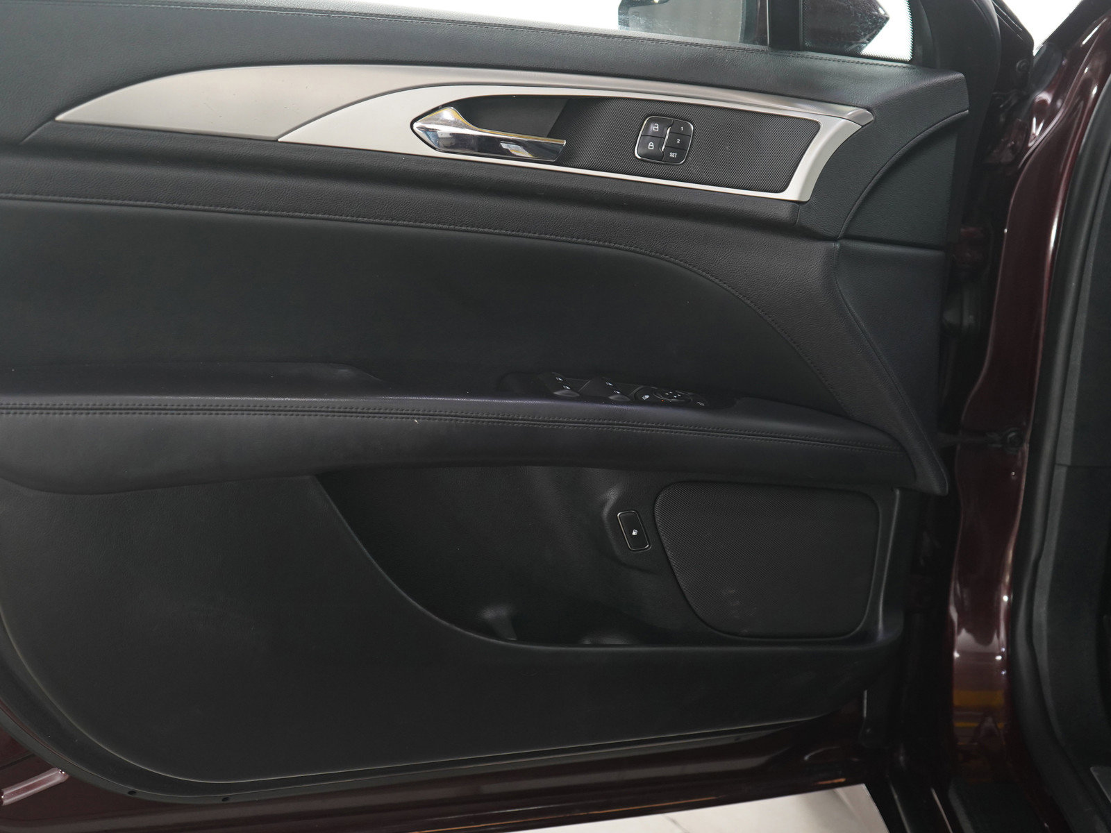 Used 2017 Lincoln MKZ Premiere image 17