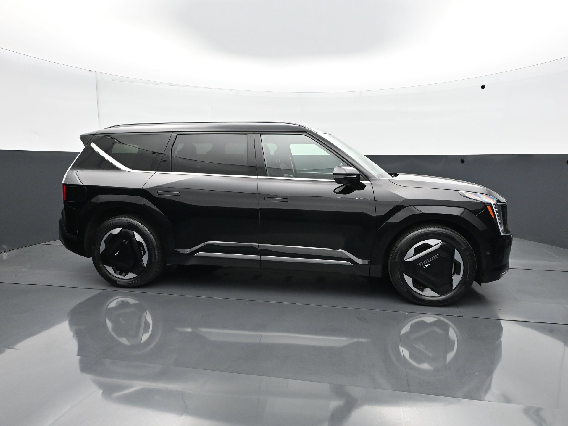 Used 2024 Kia EV9 Land AWD/4WD image 8