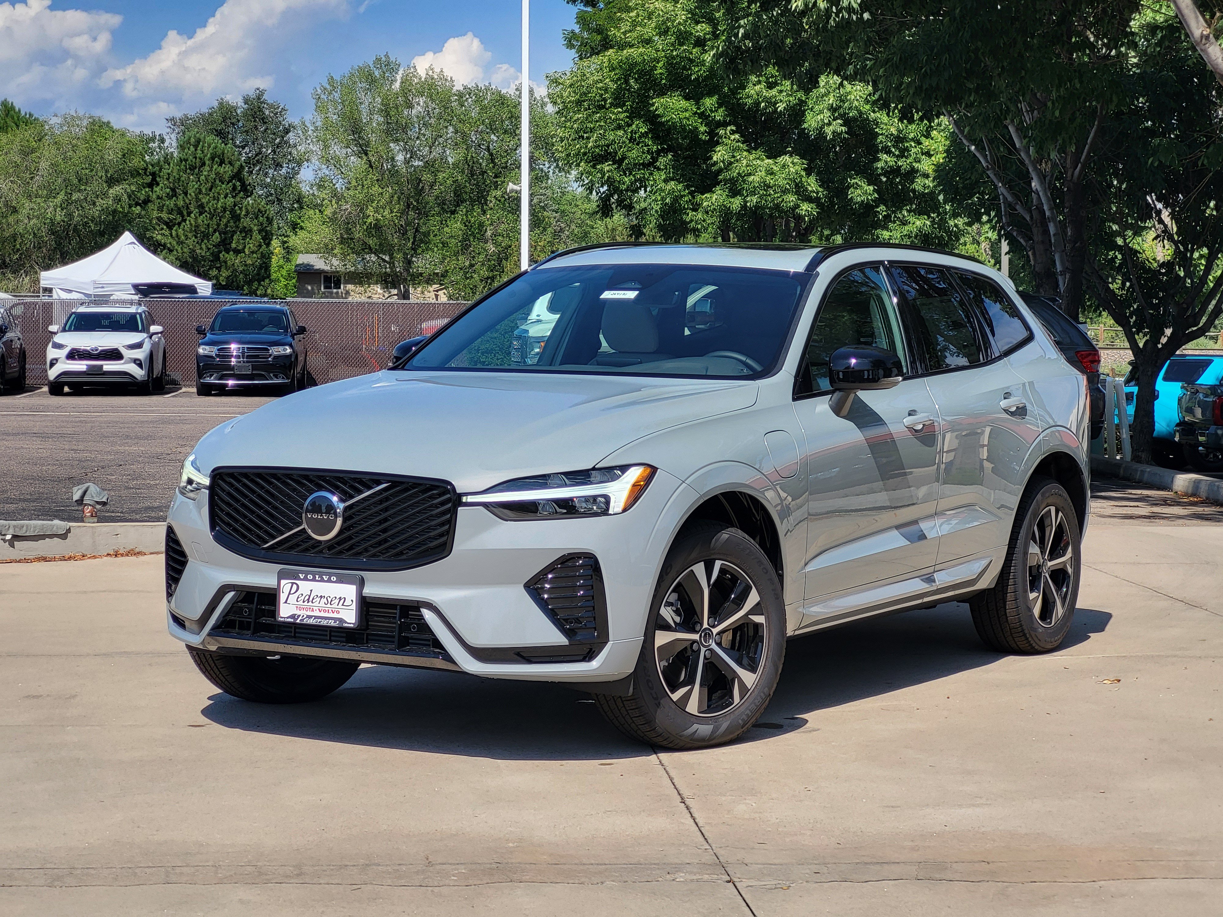 New 2026 Volvo XC60 T8 Core AWD/4WD image 2
