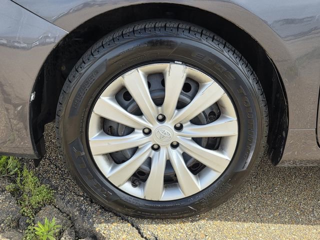 Used 2013 Toyota Corolla LE image 25
