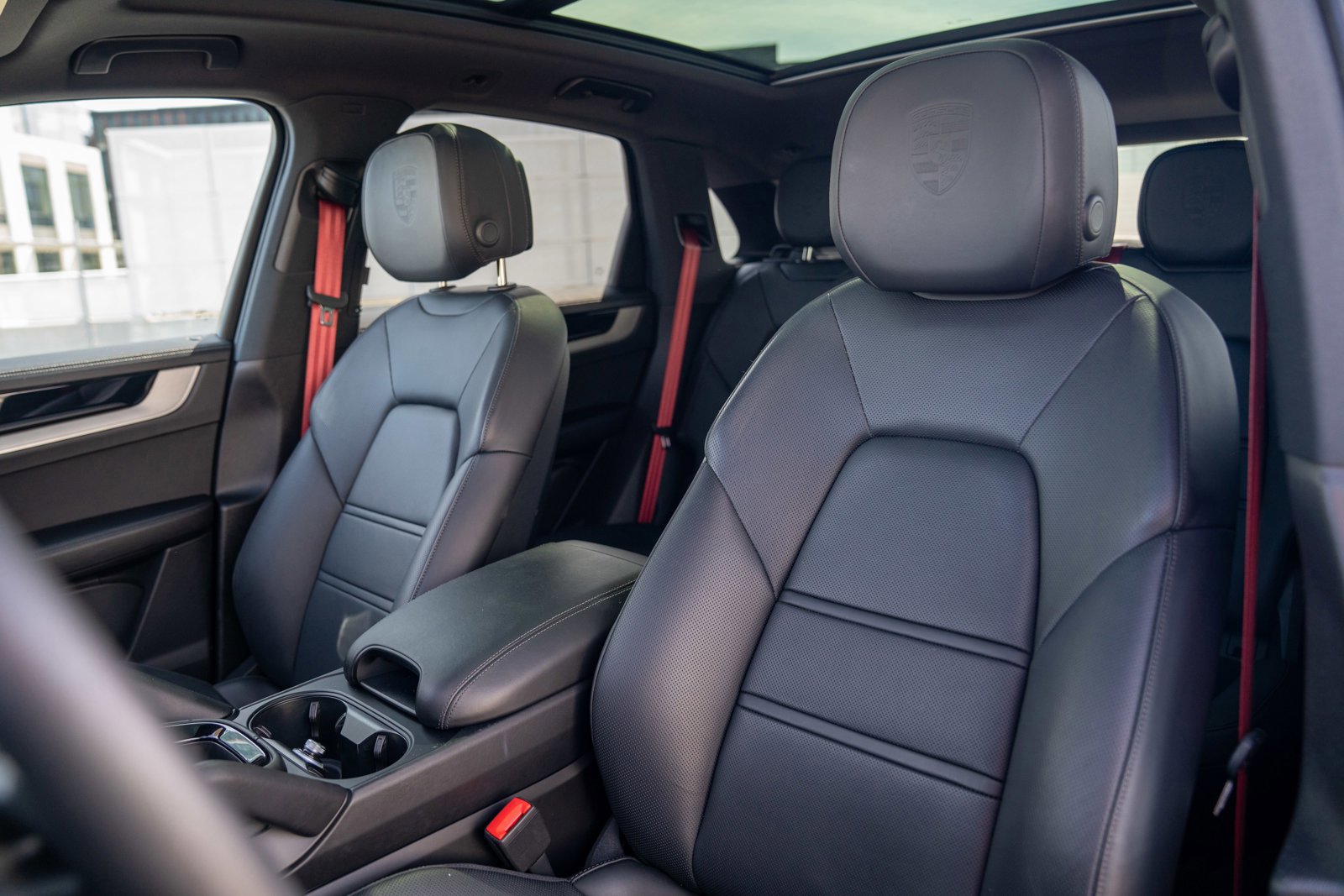 Certified 2025 Porsche Cayenne E-Hybrid image 5