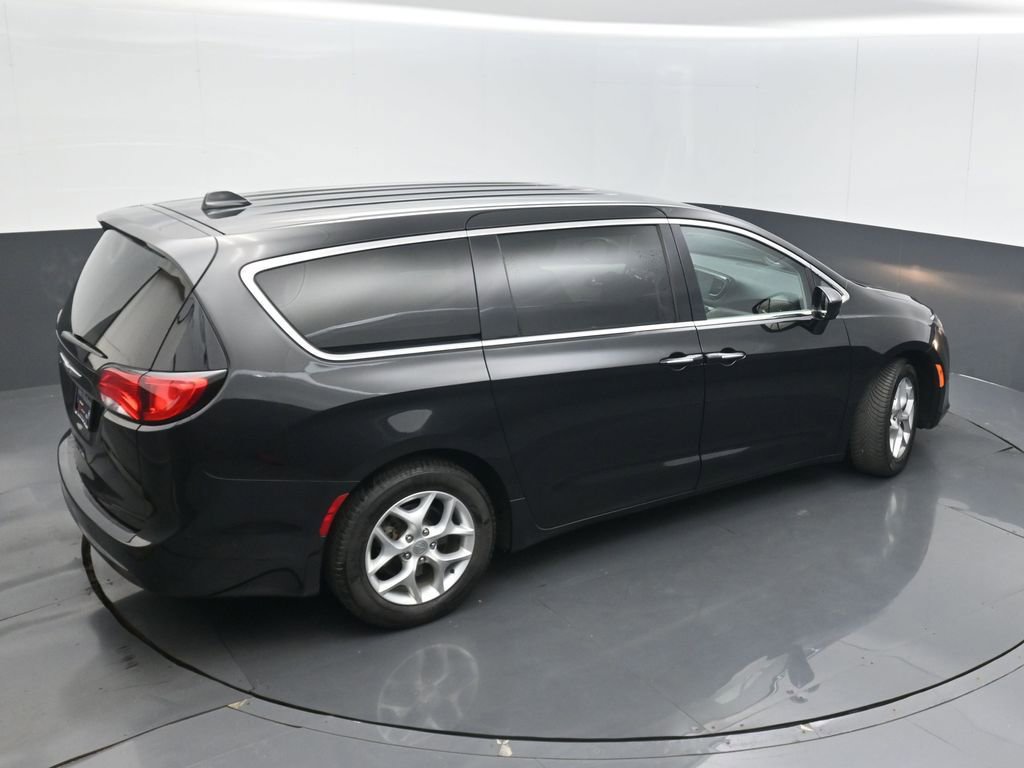 Used 2019 Chrysler Pacifica Touring Plus w/ Advanced Safetytec Group FWD image 43