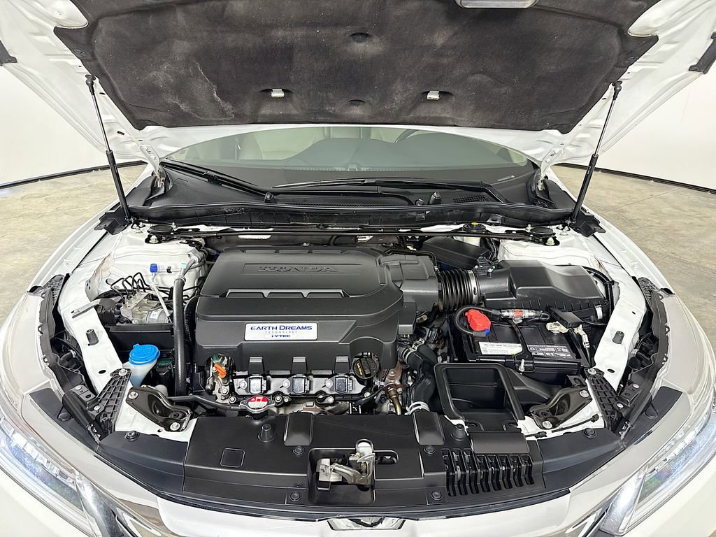 Used 2017 Honda Accord Touring image 33