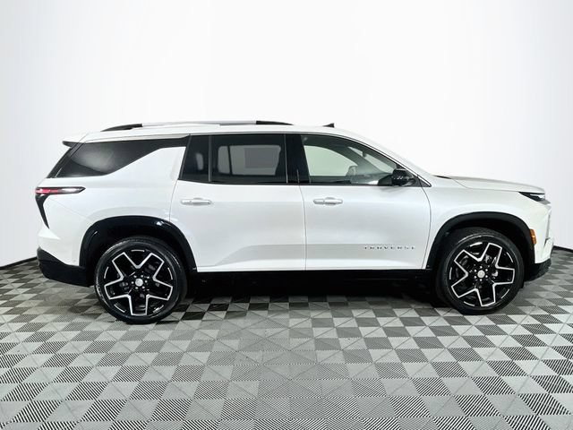 Used 2025 Chevrolet Traverse High Country FWD image 9