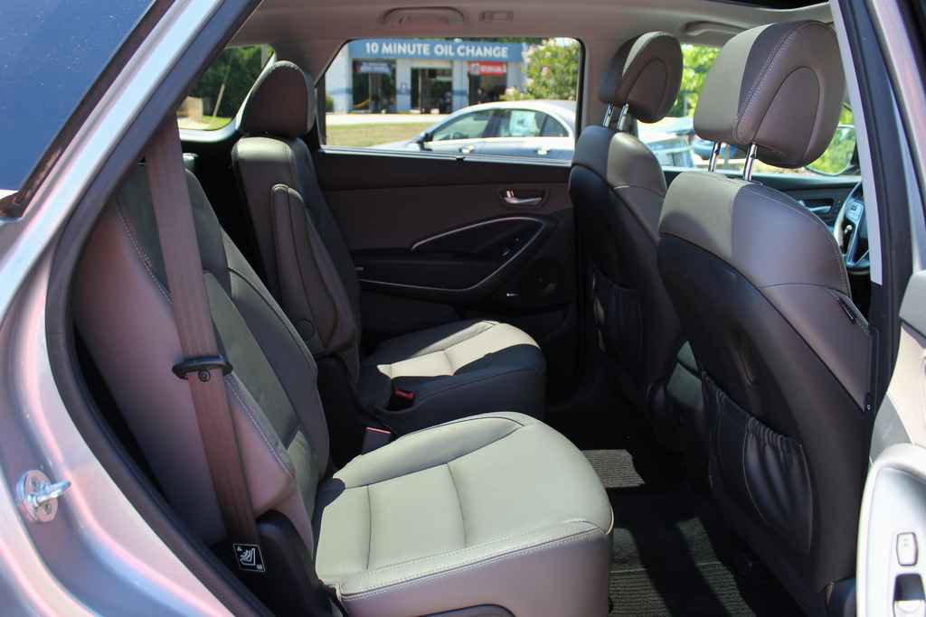 Used 2015 Hyundai Santa Fe Limited w/ Option Group 04 AWD/4WD image 29