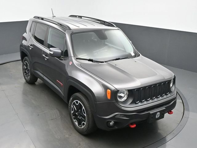 Used 2016 Jeep Renegade Trailhawk AWD/4WD image 45
