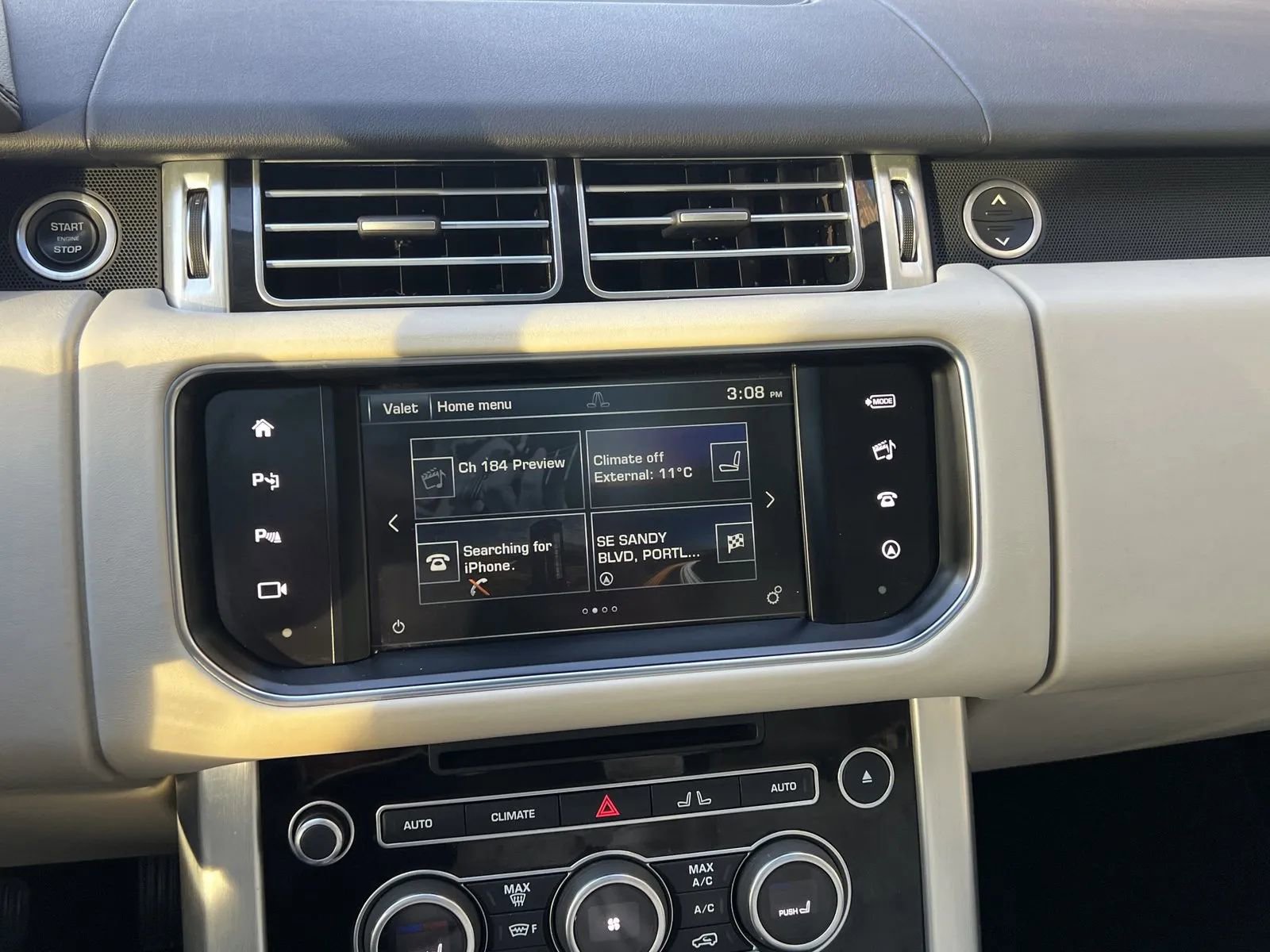 Used 2016 Land Rover Range Rover HSE image 23