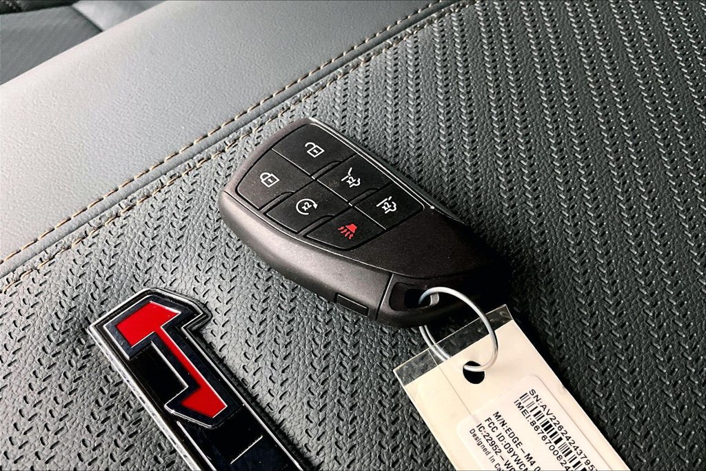 New 2027 GMC Yukon XL AT4 w/ AT4 Premium Plus Package AWD/4WD image 22
