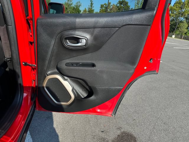 Used 2015 Jeep Renegade Latitude w/ Trailer Tow Group AWD/4WD image 22