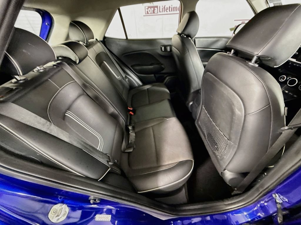 Certified 2022 Hyundai Venue Limited FWD image 29