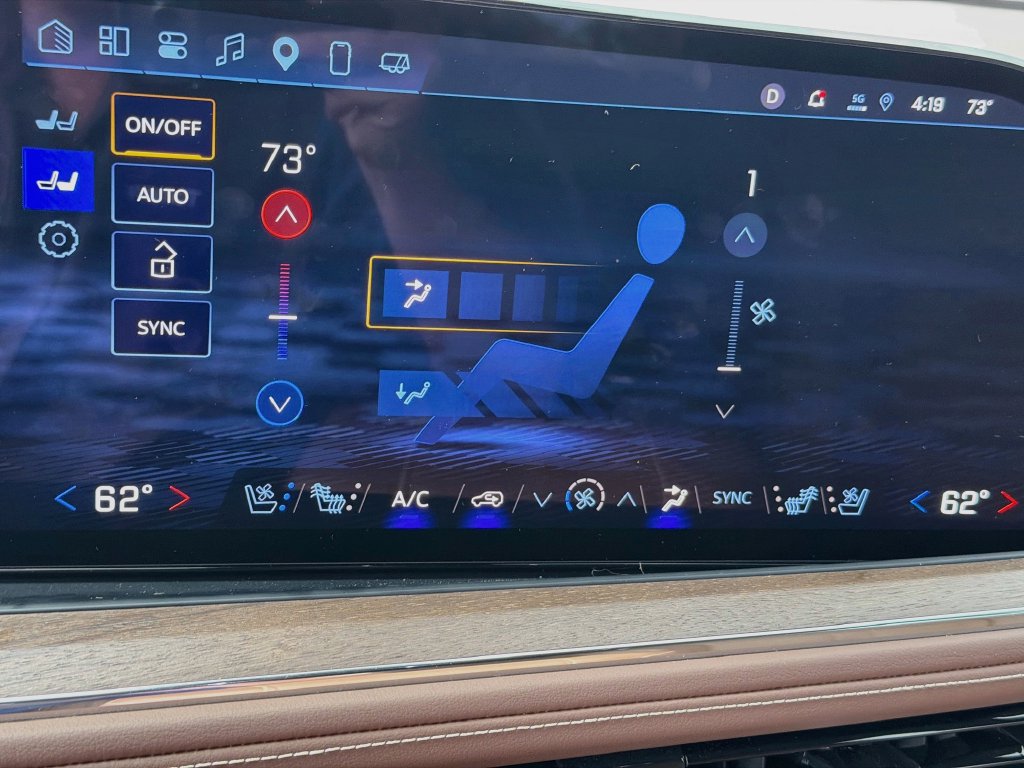 Used 2025 Chevrolet Tahoe High Country AWD/4WD image 18