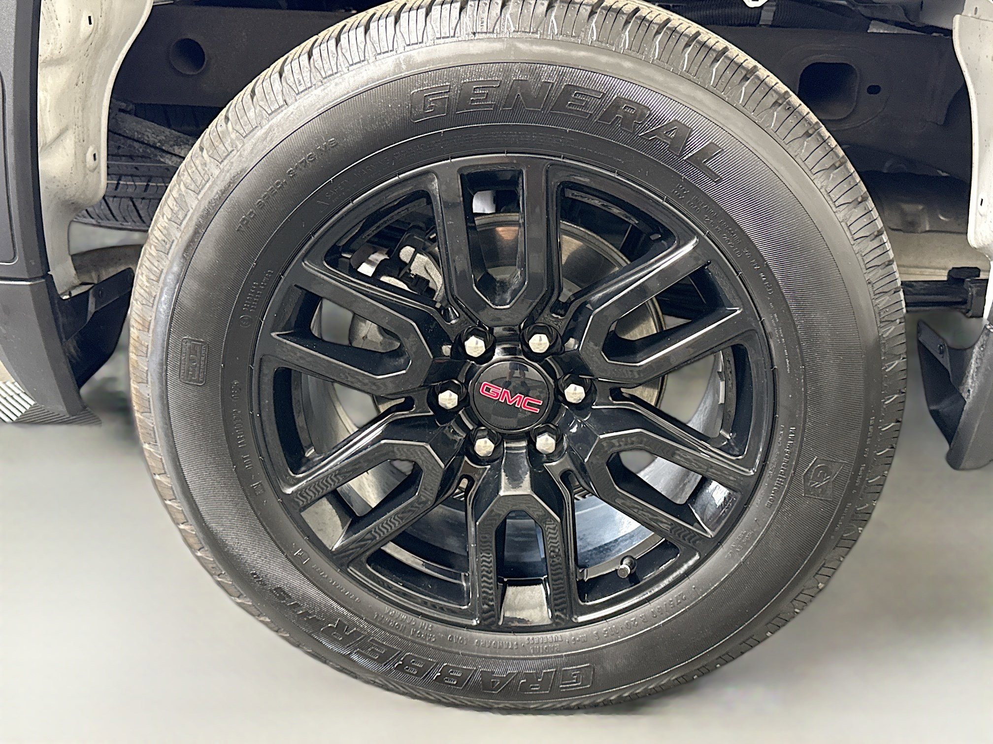 Used 2025 GMC Sierra 1500 Elevation RWD image 33