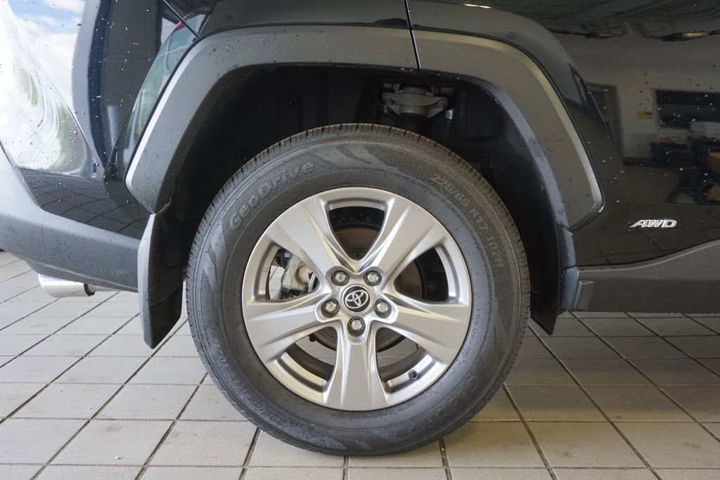 Certified 2025 Toyota RAV4 LE AWD/4WD image 30