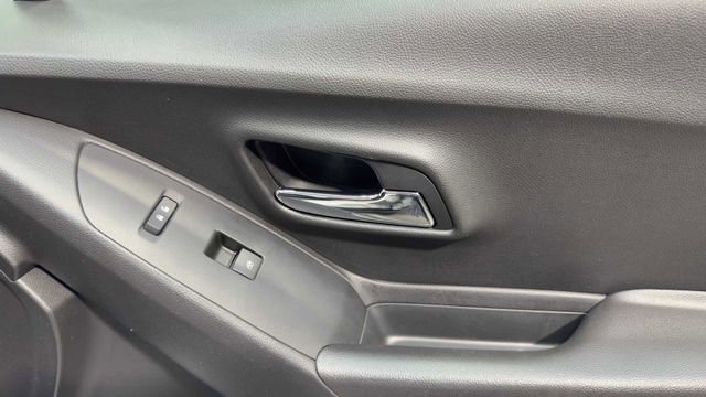 Used 2020 Chevrolet Trax LS FWD image 12