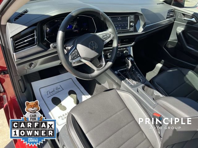 Used 2023 Volkswagen Jetta SE w/ Panoramic Sunroof Package FWD image 16