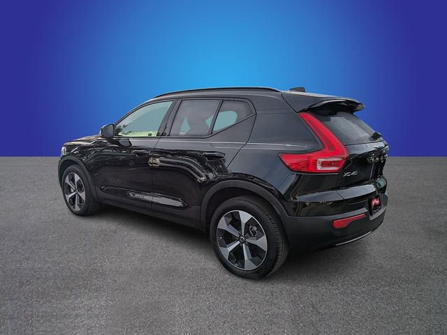 Used 2023 Volvo XC40 B5 Plus w/ Protection Package Premier image 3