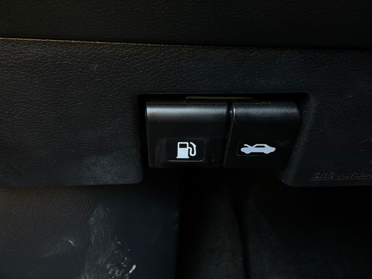 Used 2025 Nissan Versa SV FWD image 23