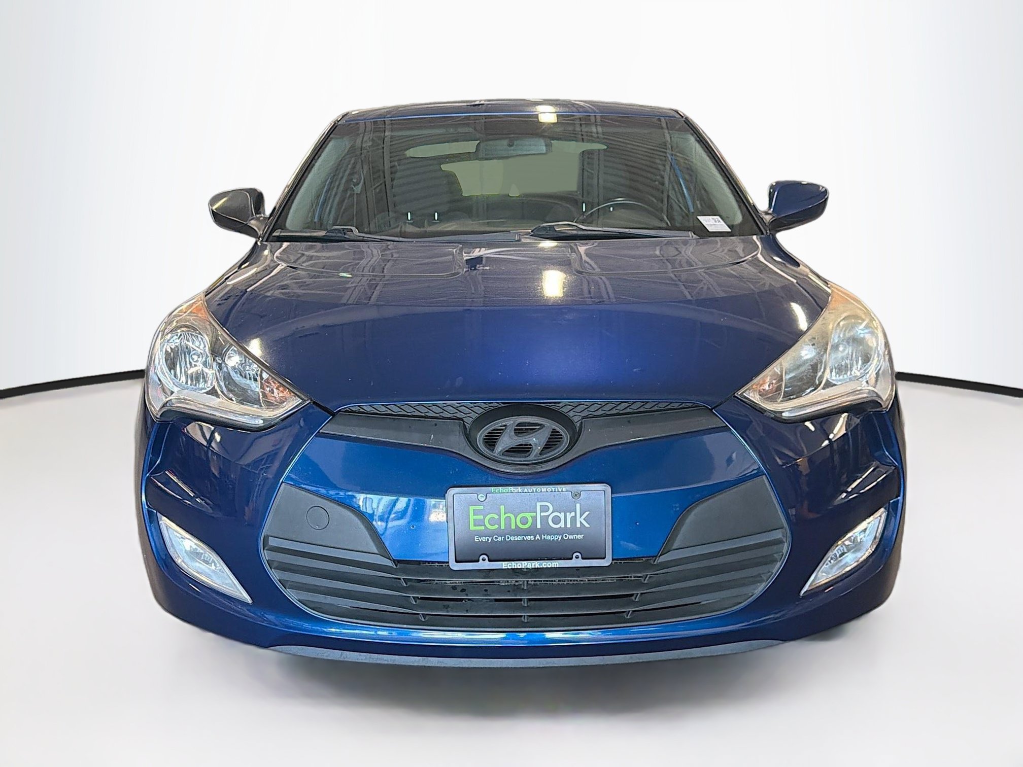 Used 2017 Hyundai Veloster FWD image 2